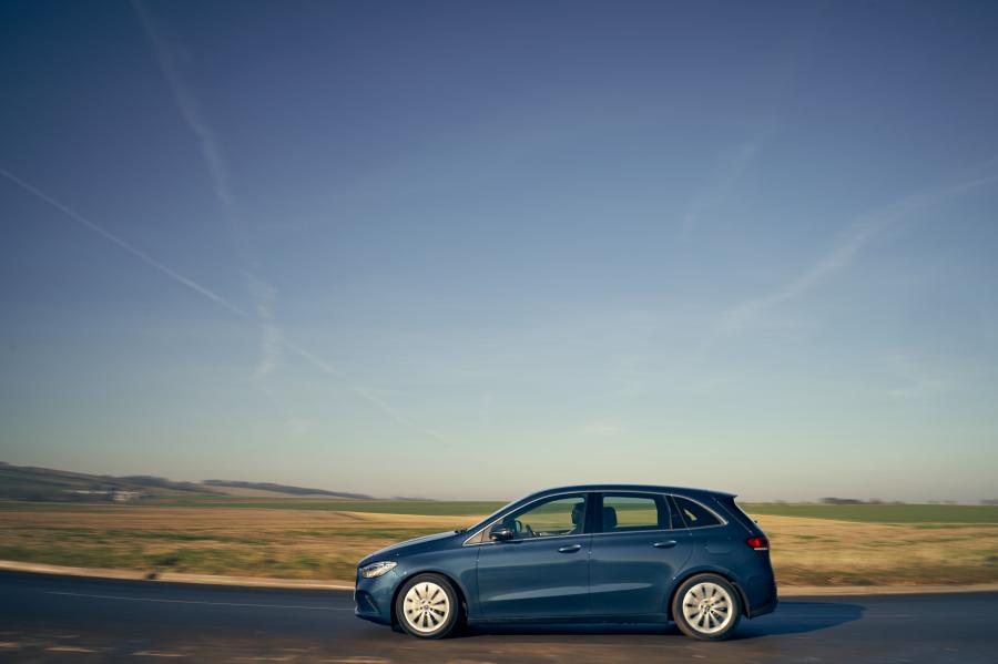  Mercedes-Benz B180 Sport (W247) 2019 года  (UK) (фото 19 из 40)
